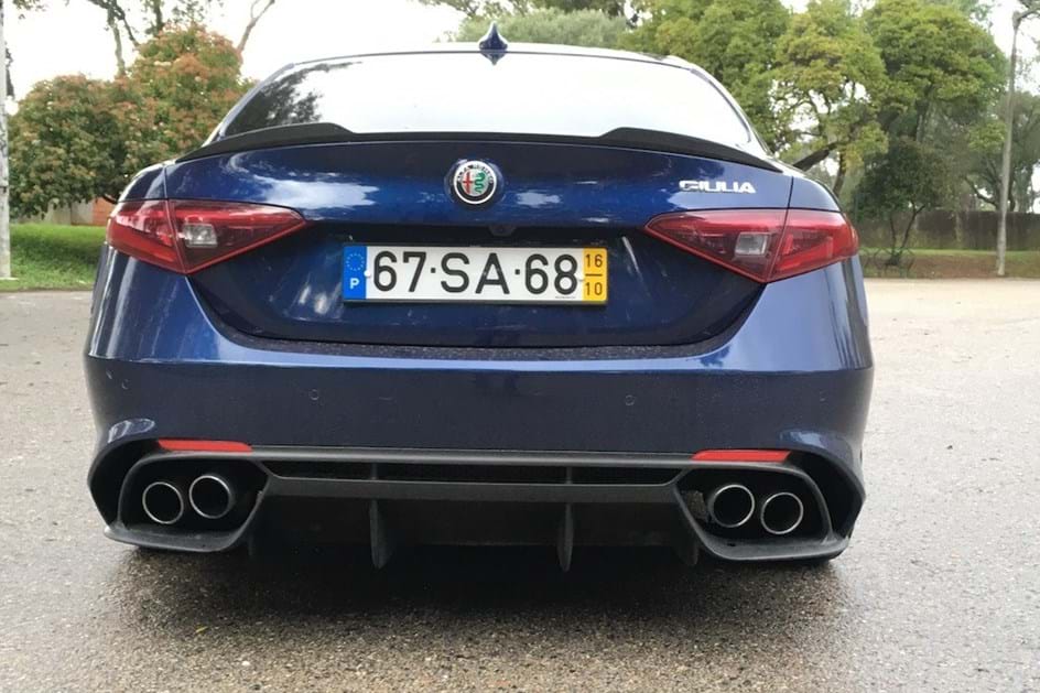 Guiámos o Alfa Romeo Giulia Quadrifoglio de 510 cv