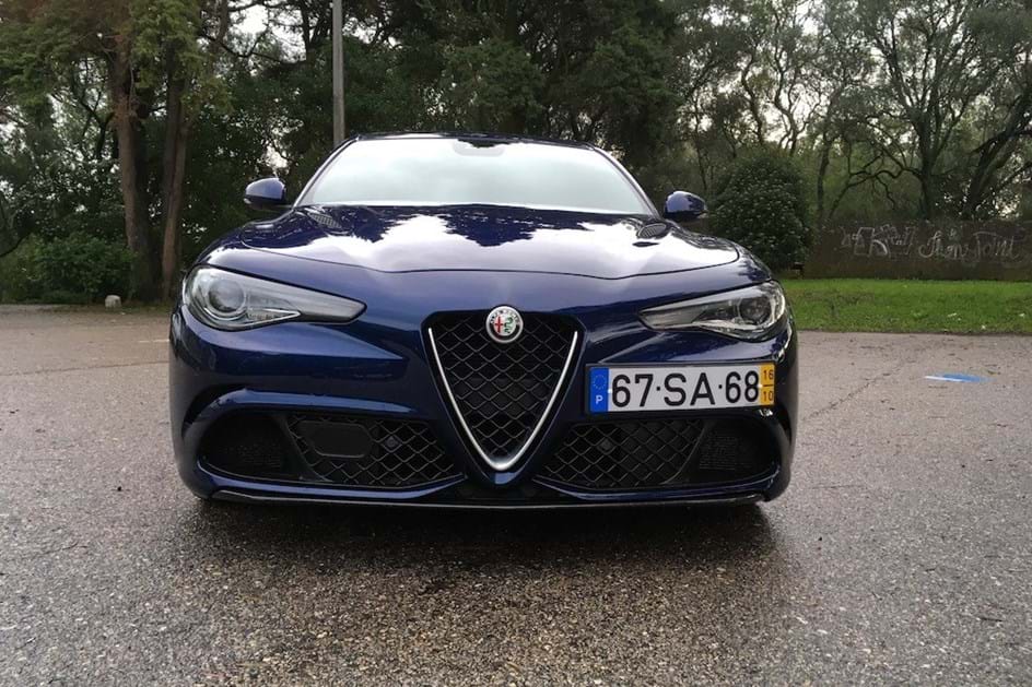 Guiámos o Alfa Romeo Giulia Quadrifoglio de 510 cv