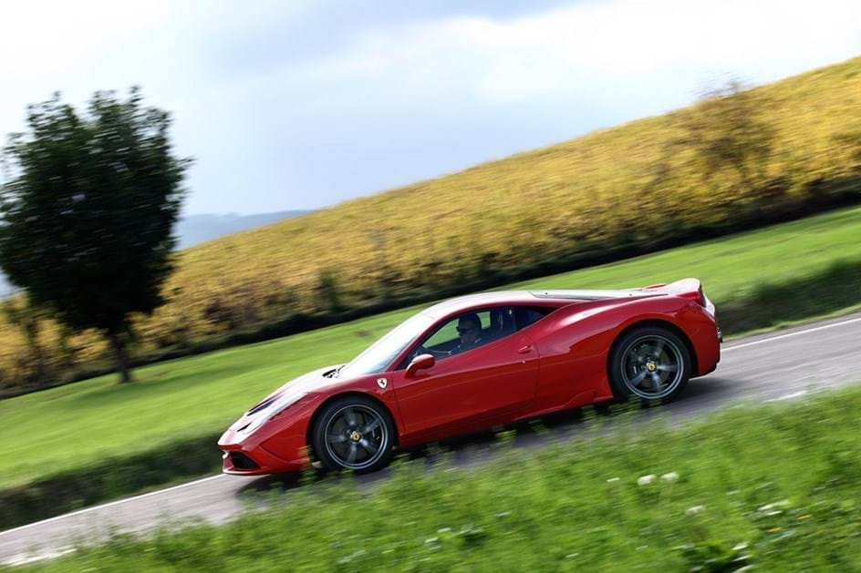 Não vai acreditar quanto a Ferrari ganha cada carro vendido