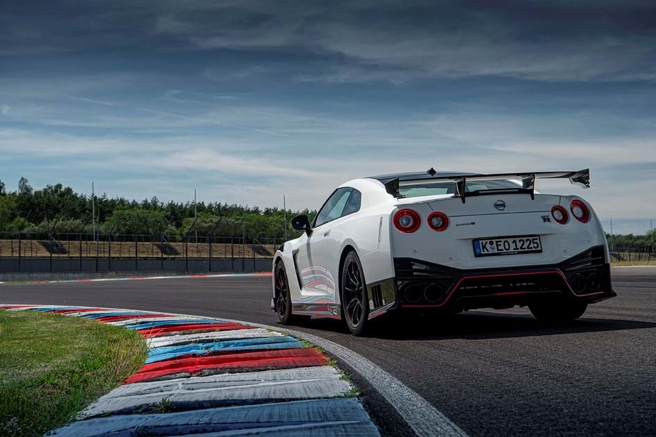 Novo Nissan GT R NISMO mantém 600 cv mas está muito mais rápido Novos