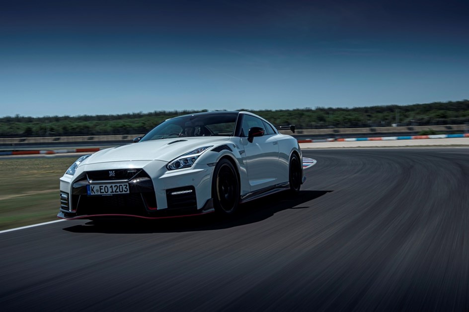 Novo Nissan GT R NISMO mantém 600 cv mas está muito mais rápido Novos