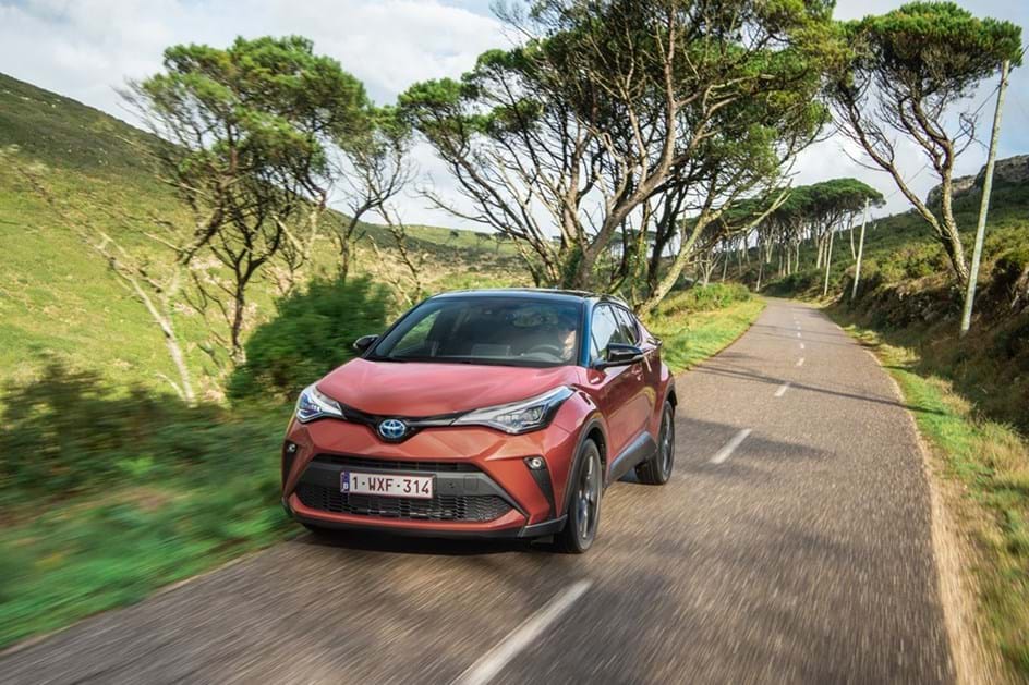 Gui Mos O Novo Toyota C Hr Look Renovado E Sistema H Brido De Cv