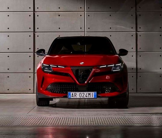 Alfa Romeo Junior revela preços no Ecar Show e abre reservas