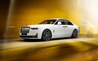 Rolls-Royce actualiza Ghost com mais requinte… mas não larga o V12!