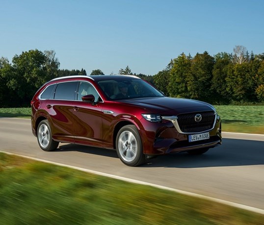 Mazda CX-80 em modo híbrido: paixão pelas longas viagens em família