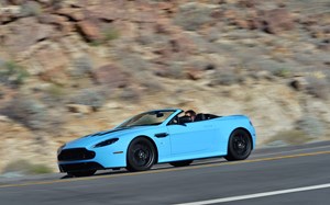 Aston Martin Vantage - Roadster 2 portas