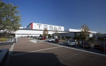 Tesla investigada devido a acidente fatal com modo “piloto automático”