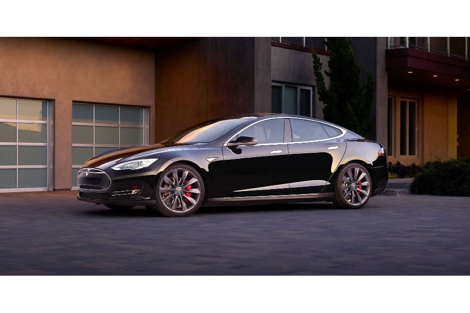 Tesla investigada devido a acidente fatal com modo “piloto automático”