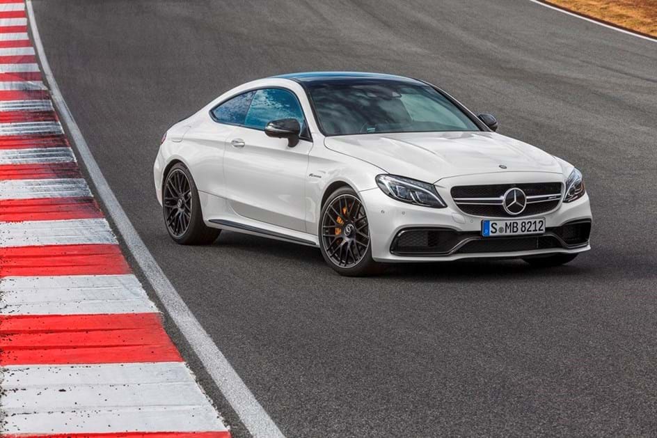 Mercedes Coupé C63s AMG: elegância chique...