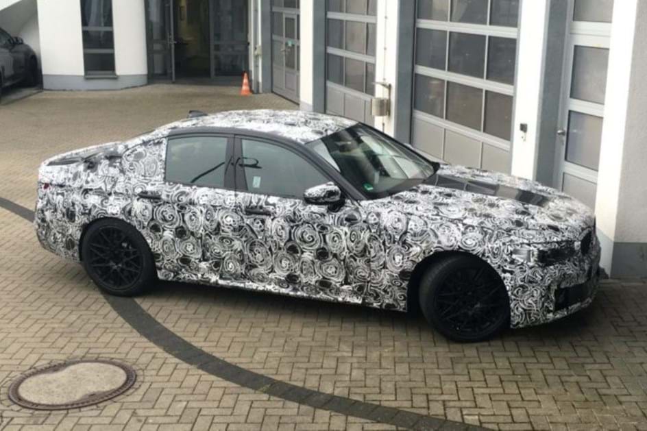 Novo BMW M5 “apanhado” depois de testes