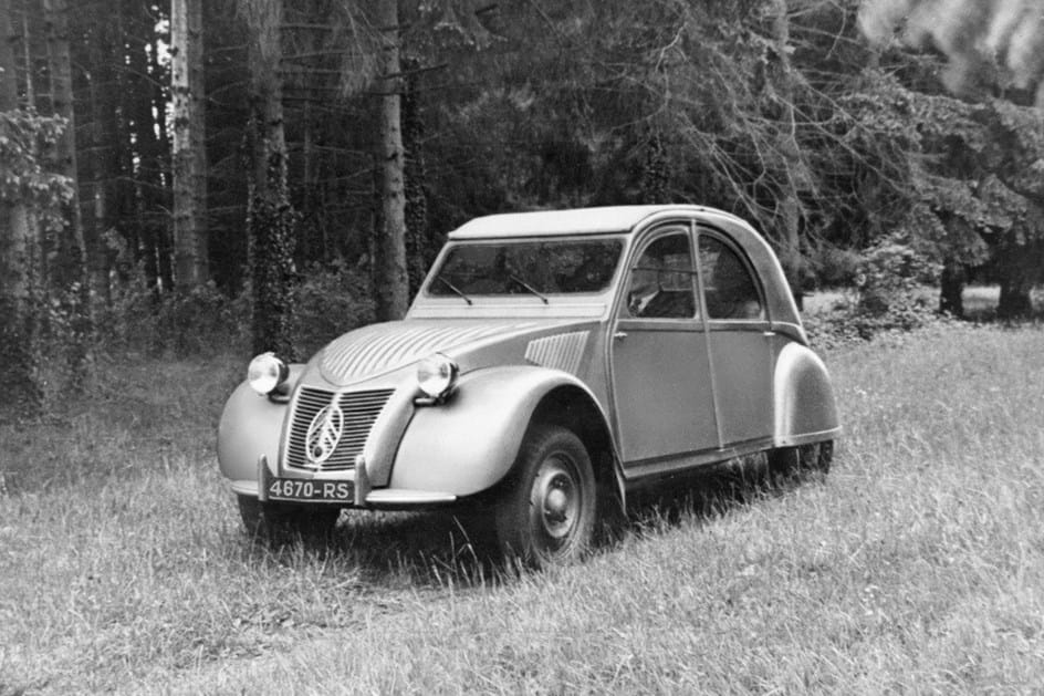 7 de Outubro de 1948: Citroën 2 cv chegou ao salão de Paris