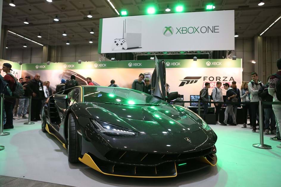 Lamborghini Centenario é estrela em feira de videojogos