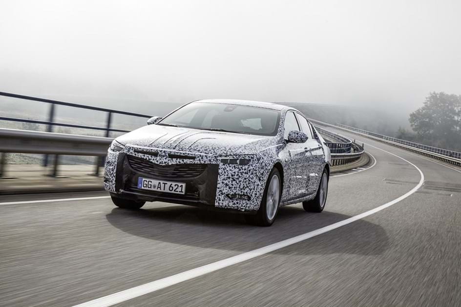 Opel mostra primeiras imagens oficiais do novo Insignia