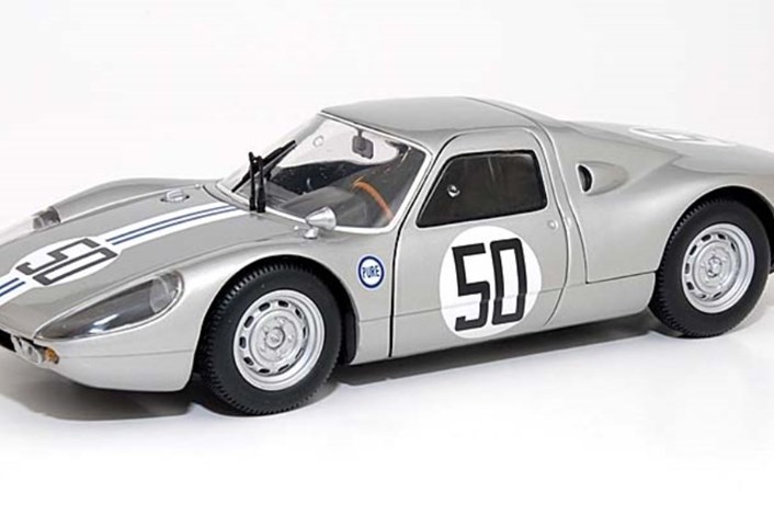 26 de Novembro de 1963: apresentado o Porsche Type 904