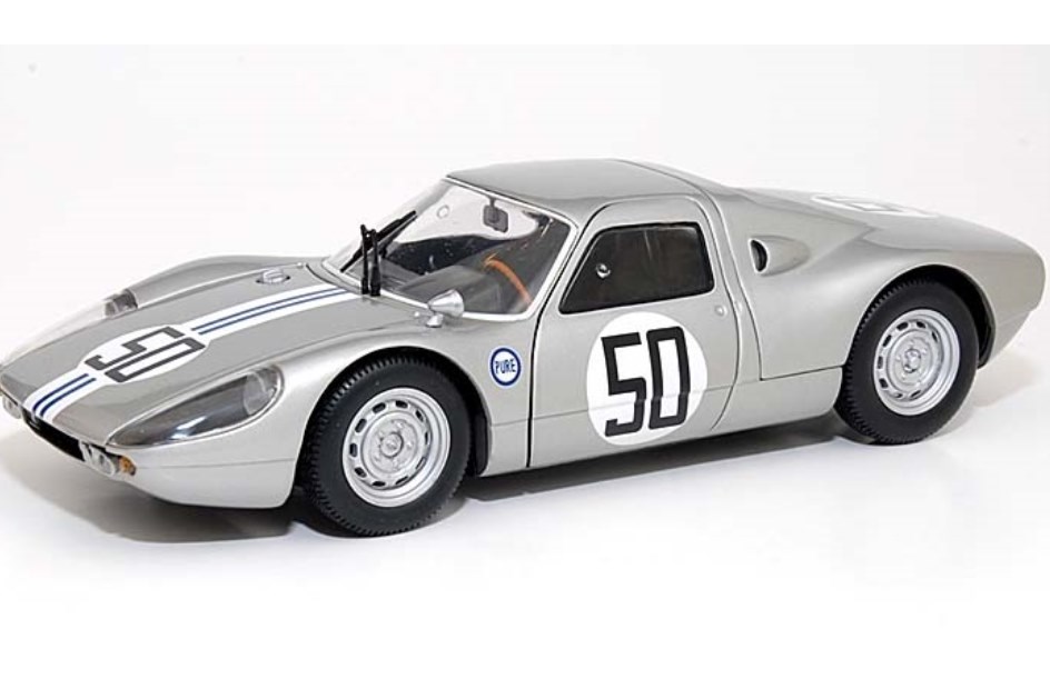 26 de Novembro de 1963: apresentado o Porsche Type 904