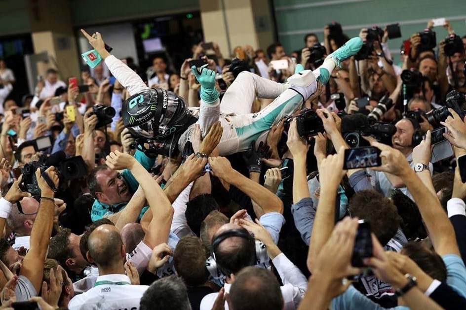 G.P. Abu Dhabi: as melhores imagens do título de Rosberg