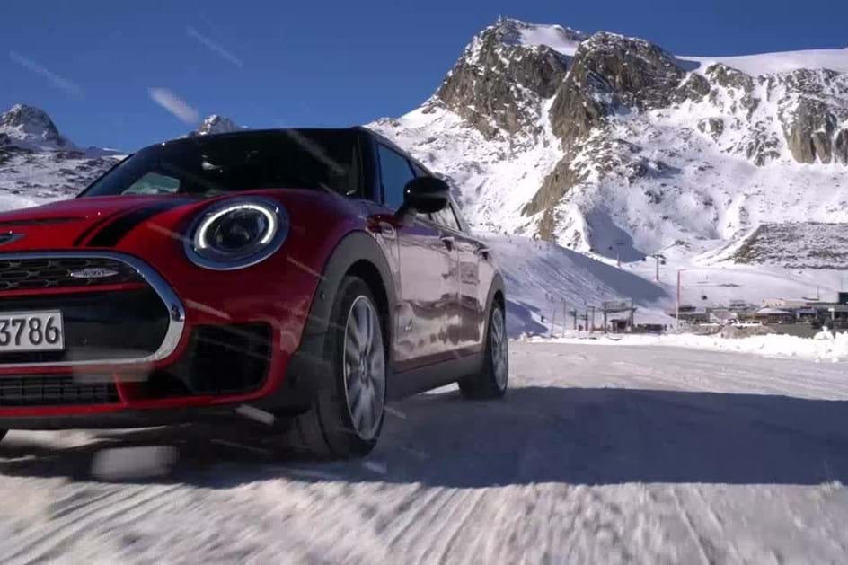 Mini Clubman ganha versão desportiva John Cooper Works