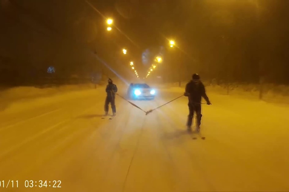 Na Roménia juntar o drift e o ski deu nisto