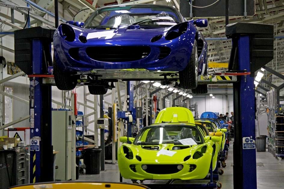 Reino Unido deixa mercado único e faz tremer indústria automóvel