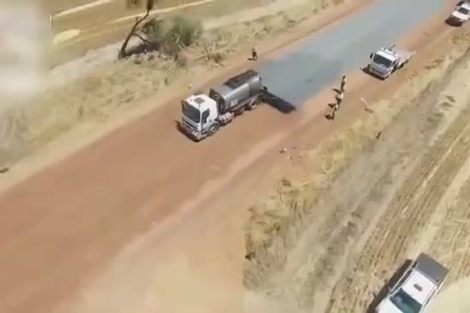 Como os australianos constroem estradas em apenas dois dias