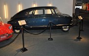 25 de Fevereiro de 1945: Scarab Project Y, o primeiro carro em fibra de vidro