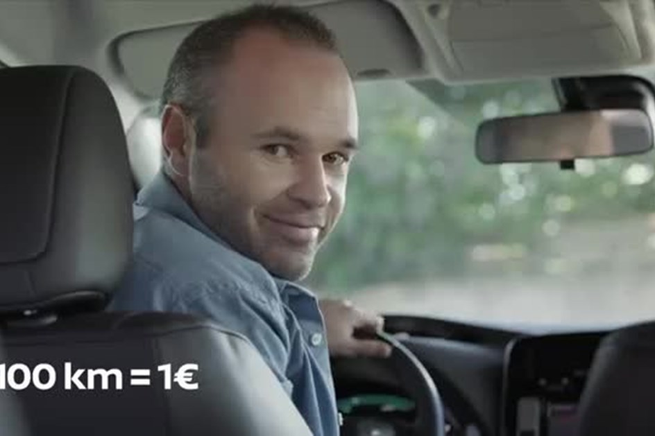 Iniesta é embaixador do Nissan LEAF 