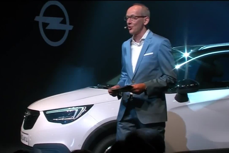 Opel Crossland X apresentado em Berlim