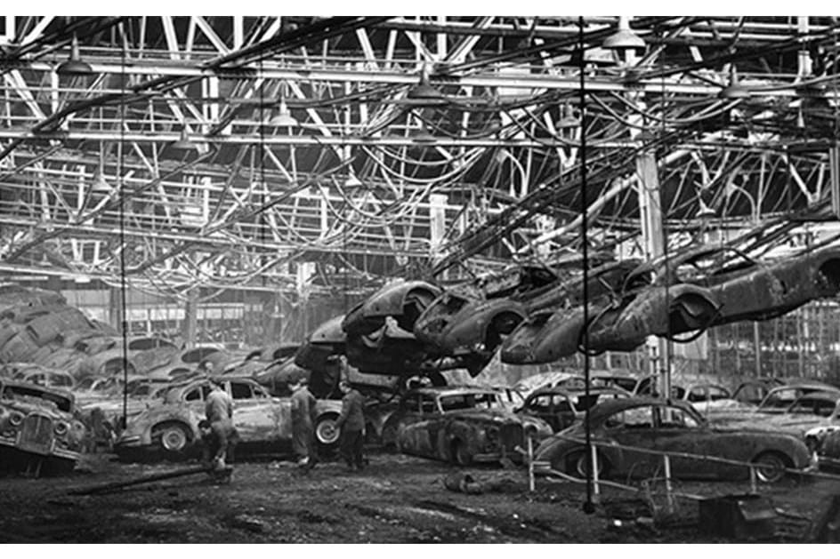 12 de Fevereiro de 1957: Fogo destruiu a fábrica da Jaguar em Browns Lane