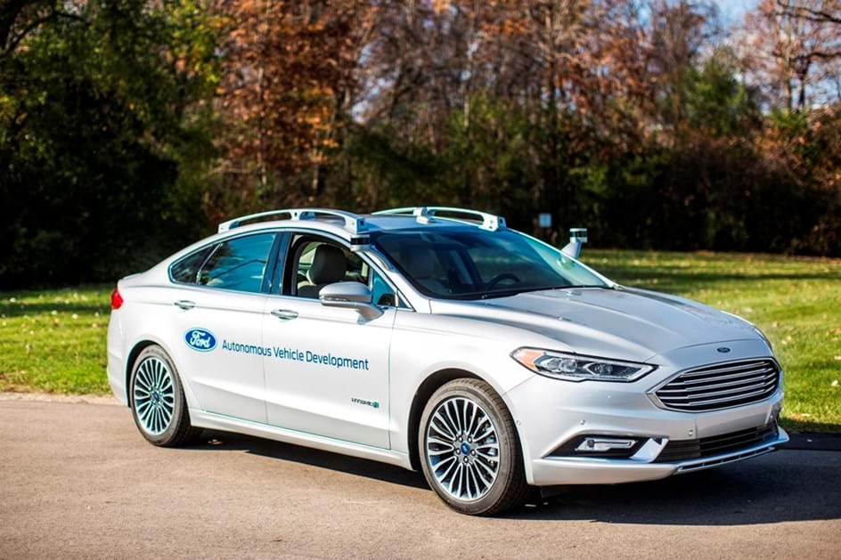 Ford nega que os seus engenheiros durmam nos testes dos carros autónomos