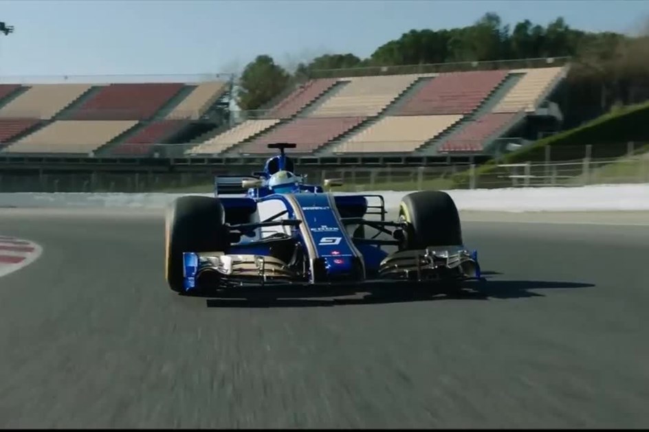F1: Sauber é o primeiro carro de 2017 a aparecer em pista!