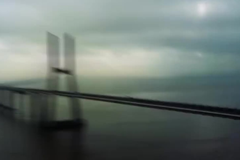 O vídeo que quer trazer gigafábrica da Tesla para Portugal
