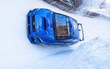 Subaru Impreza acelera numa pista… de "bobsleigh"!