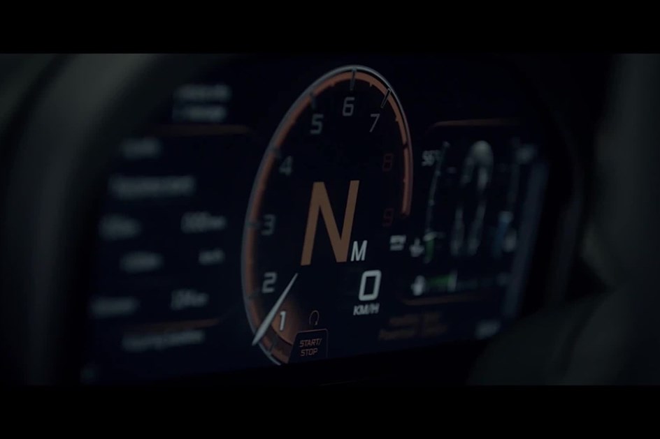 Conheça o McLaren 720S… e o seu painel rotativo!