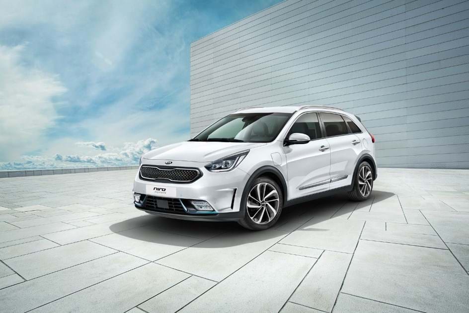 Kia Niro com híbrido de "ligar à tomada" no Outono