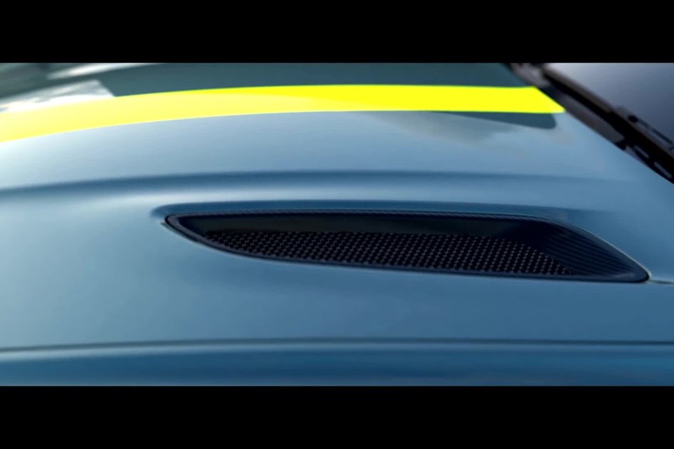 Aston Martin Rapide e Vantage ganham variantes radicais AMR