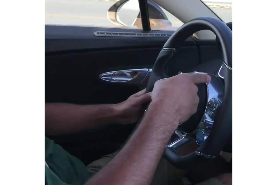 Chris Harris já pôs as mãos no Bugatti Chiron