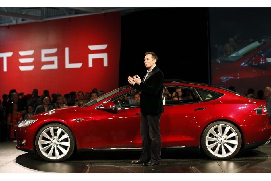 Tesla reúne 1.2 mil milhões para lançar o Model 3!