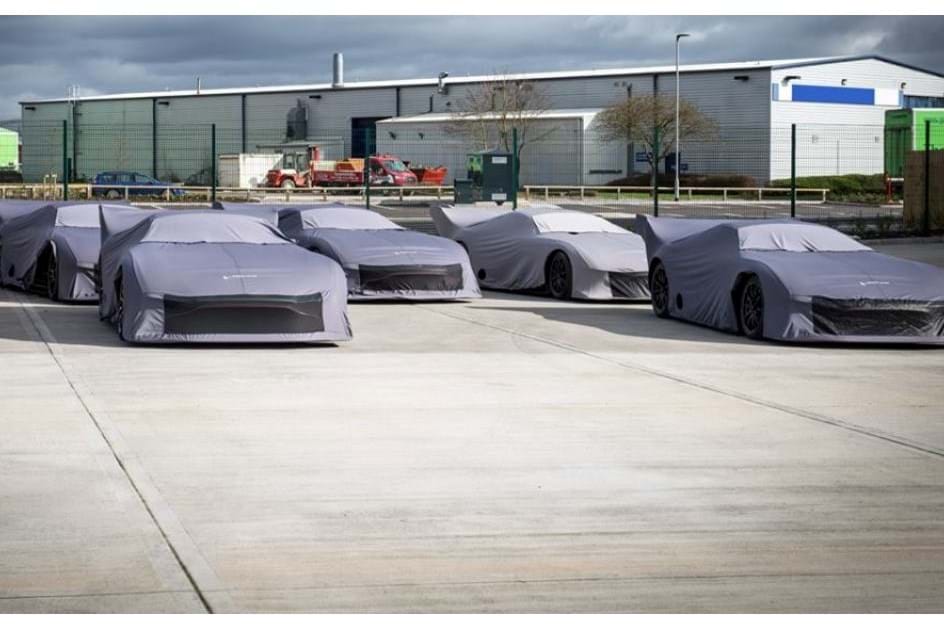 Estes Aston Martin Vulcan valem... 10 milhões de euros!