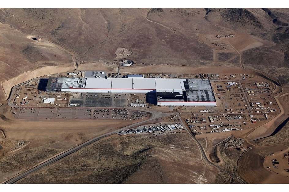 Gigafactory da Tesla evacuada após derrame químico