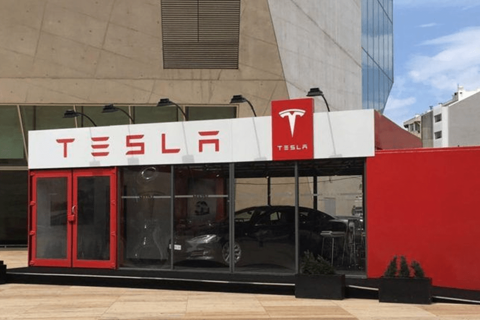 Tesla abre loja temporária no Porto