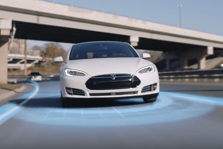 Clientes processam Tesla por se sentirem cobaias do sistema Autopilot