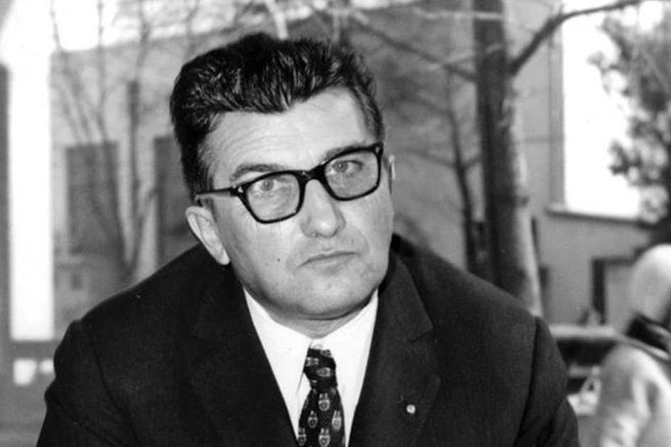 de Abril de nasceu Ferruccio Lamborghini Efemérides Aquela Máquina