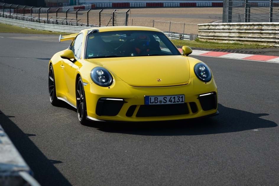 Novo Porsche 911 GT3 RS tirou 12,3 segundos ao seu anterior tempo em Nurburgring
