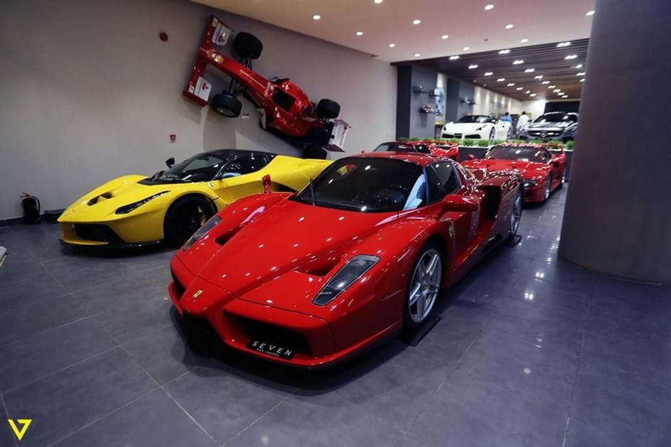 Quatro das "jóias" da Ferrari à venda no mesmo "stand"!