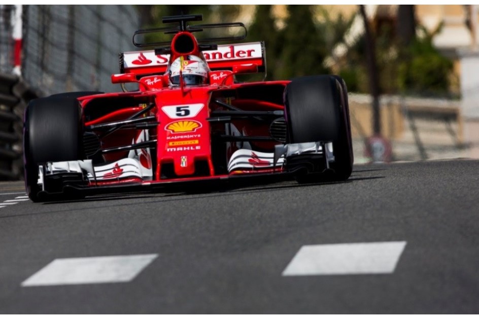 Vettel domina nos primeiros treinos