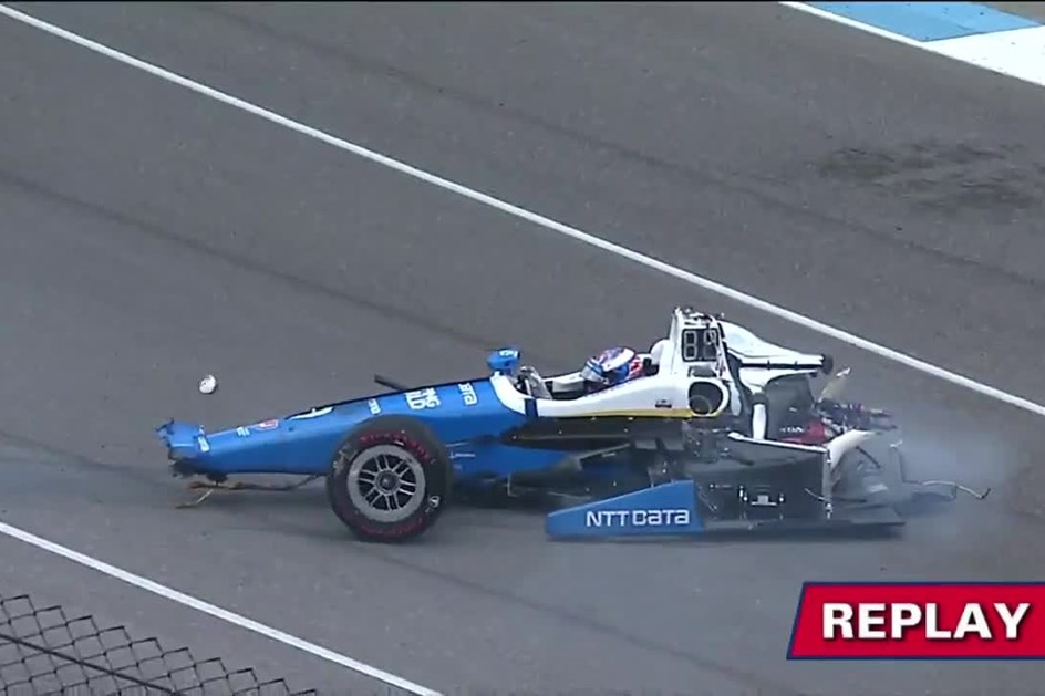 O impressionante acidente na Indy 500