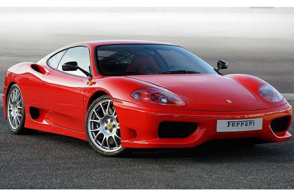 Finanças colocam Ferrari à venda por 12.078 euros 