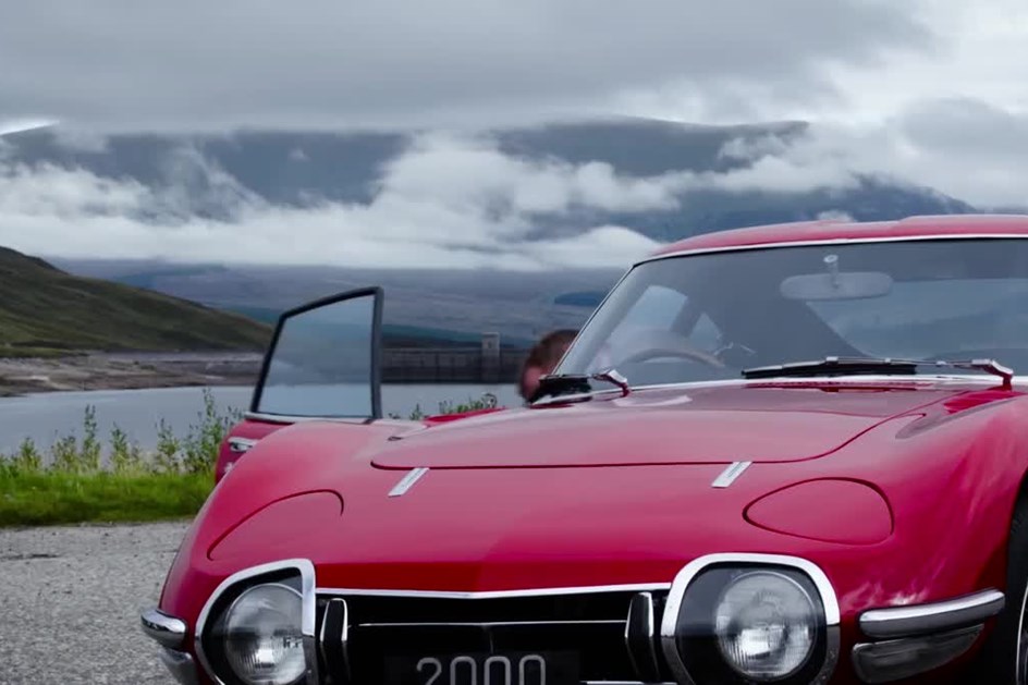 Toyota 2000GT celebra 50 anos como Bond Car