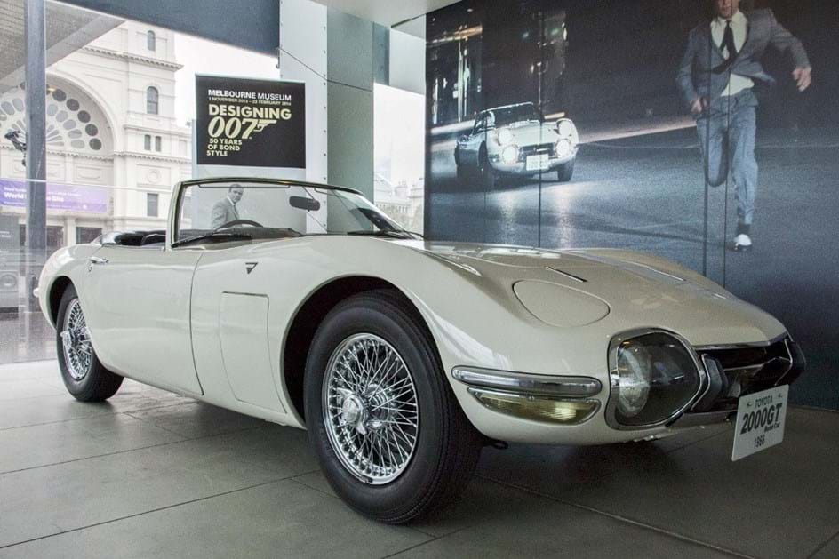 Toyota 2000GT celebra 50 anos como Bond Car