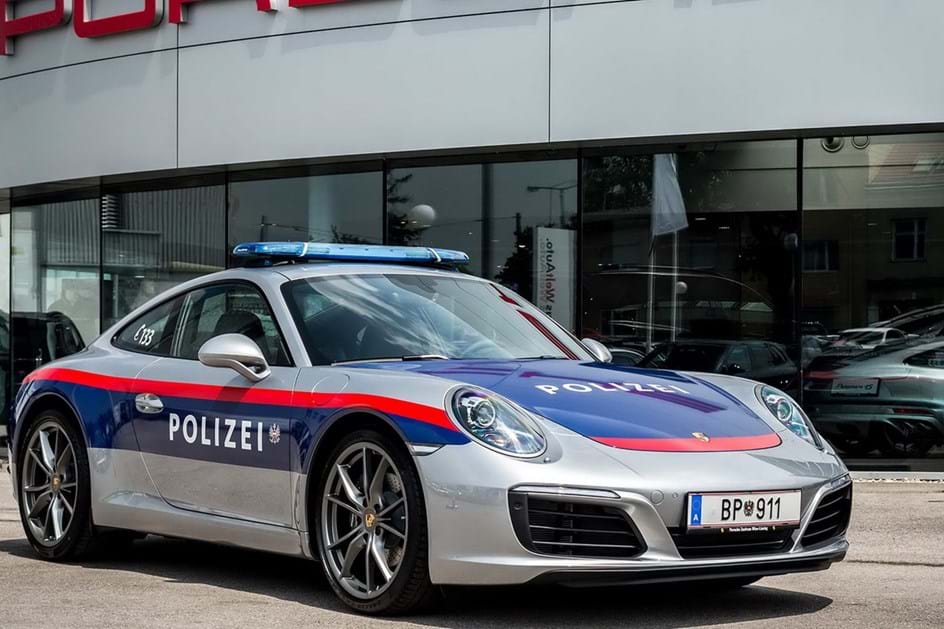 Polícia da Áustria contrata novo Porsche 911